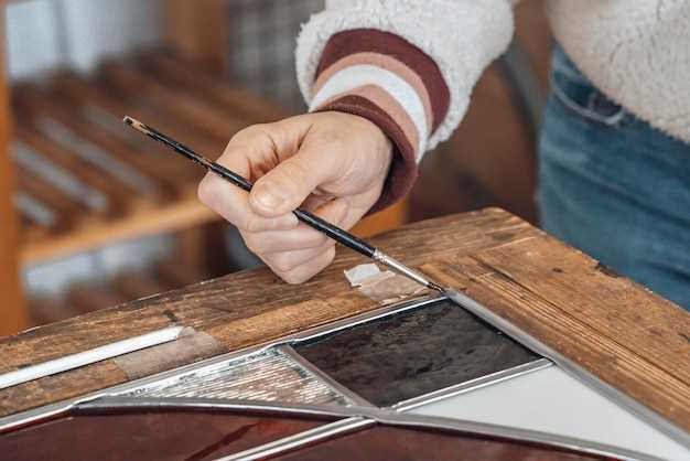 Selección de colores y acabados adecuados para interiores históricos